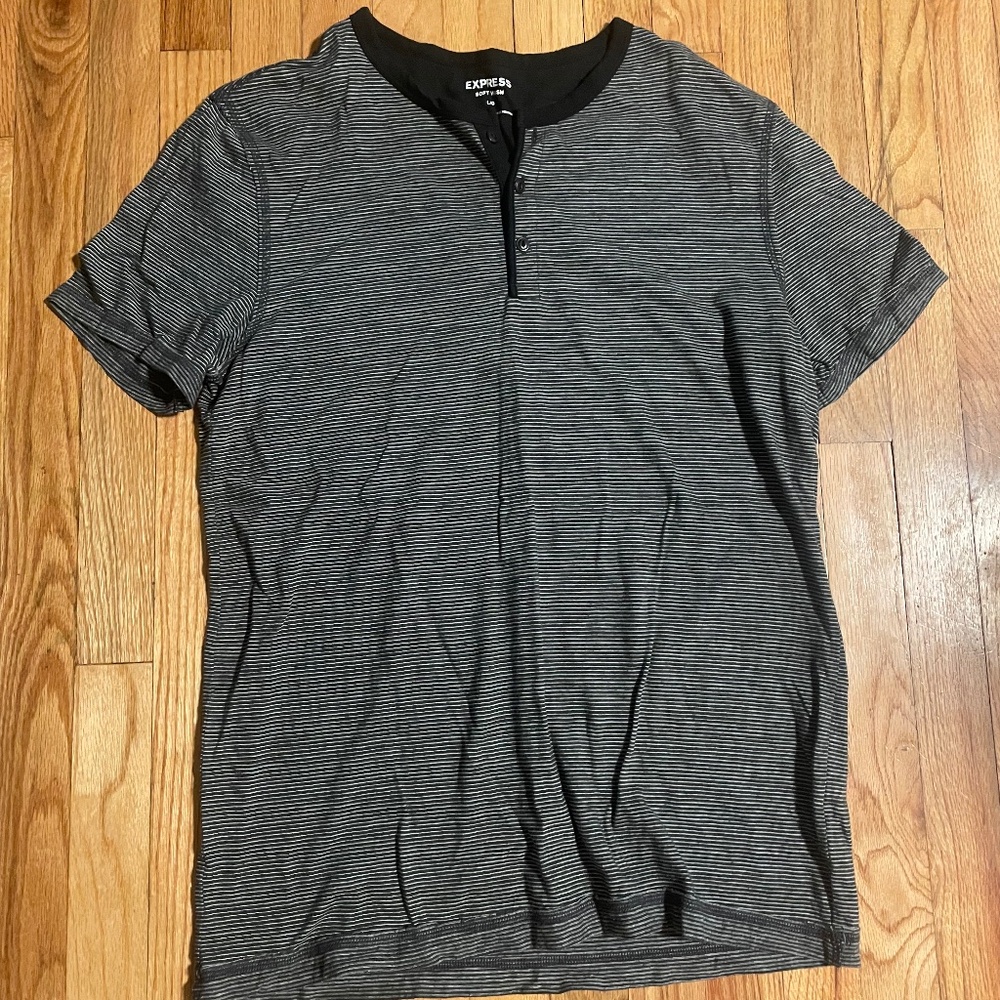Express - Slim Supersoft Short Sleeve Henley; size large. Black and white stripe